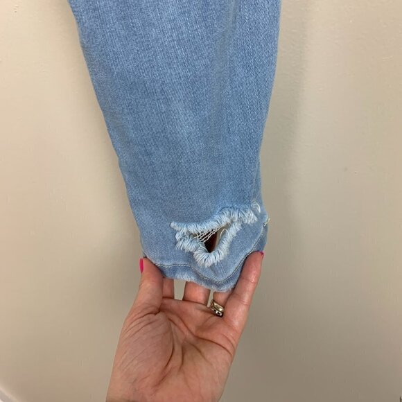 KanCan High Rise Distressed Light Wash Estilo Jeans Size 28 - Picture 8 of 10